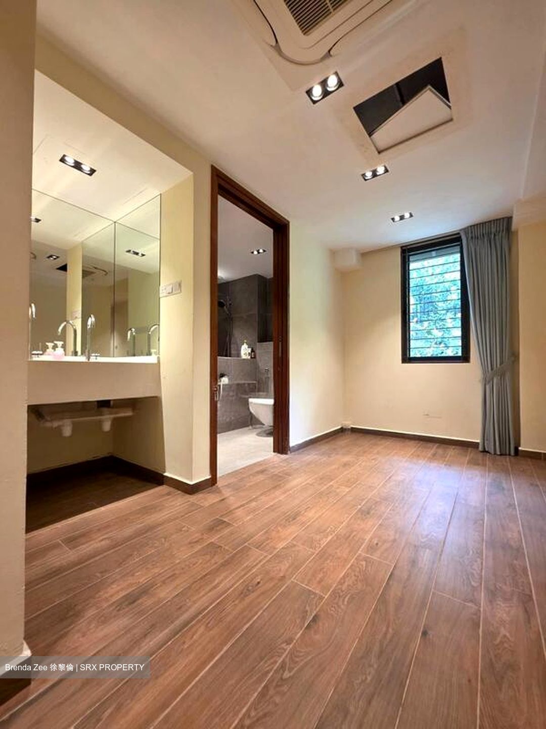 Holland Park (D10), Detached #537472951